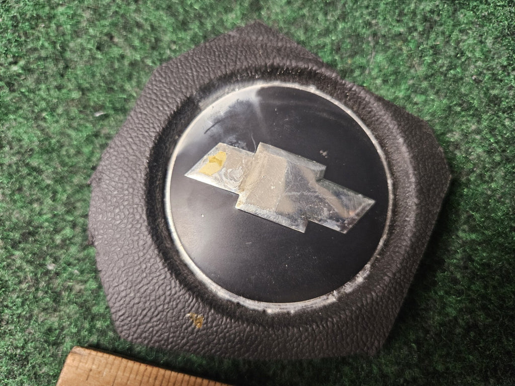 Chevy Chevrolet Bow Tie Emblem Badge Logo Steering Wheel Horn Cover 4M4
