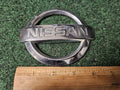 02-04 Nissan Xterra Liftagte Trunk Emblem 93491-7Z800 OEM Badge Nameplate 2L5