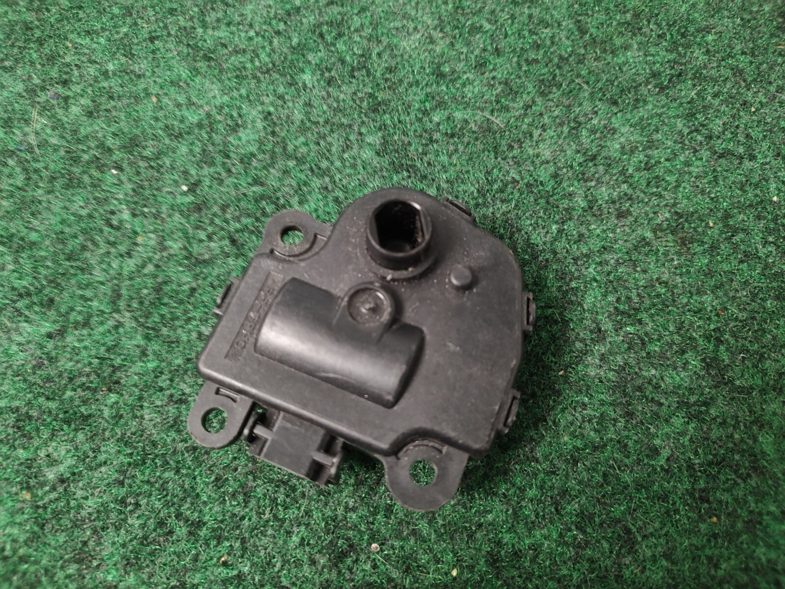 Cadillac Chevy Impala 2004-2012 2013 Heater Blend Door Actuator 52409974 OEM 1M4