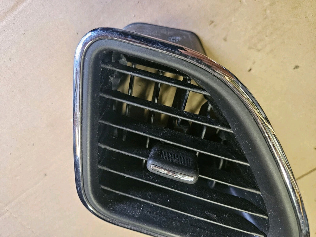 2011 - 2014 Chrysler 200 Ac Heater Air Vent Grille Dashboard Left  Driver BJ5