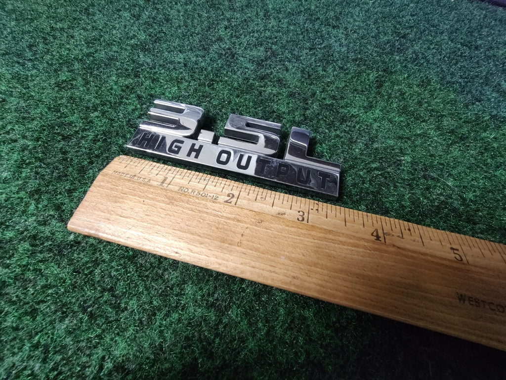 Dodge Charger Magnum 3.5L HIGH OUTPUT Nameplate Emblem 04806330AA 7L1