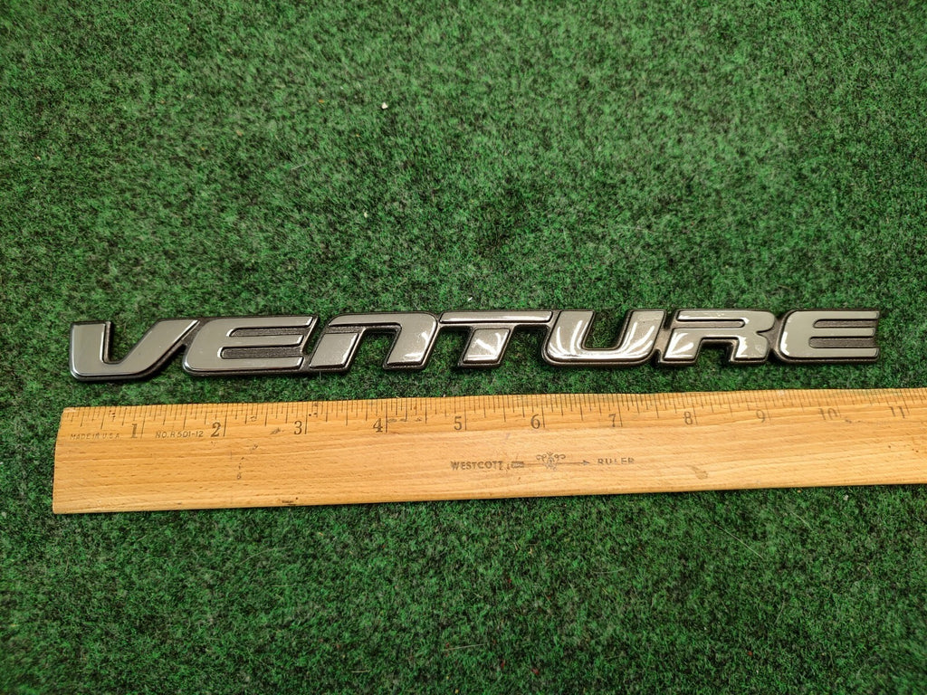 1997-2005 CHEVROLET VENTURE REAR EMBLEM BADGE LOGO CHROME OEM 1S4