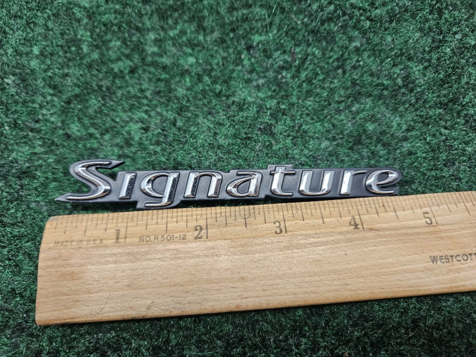 2003-2011 LINCOLN TOWN CAR SIGNATURE SIDE EMBLEM LOGO BADGE SIGN SYMBOL GL1