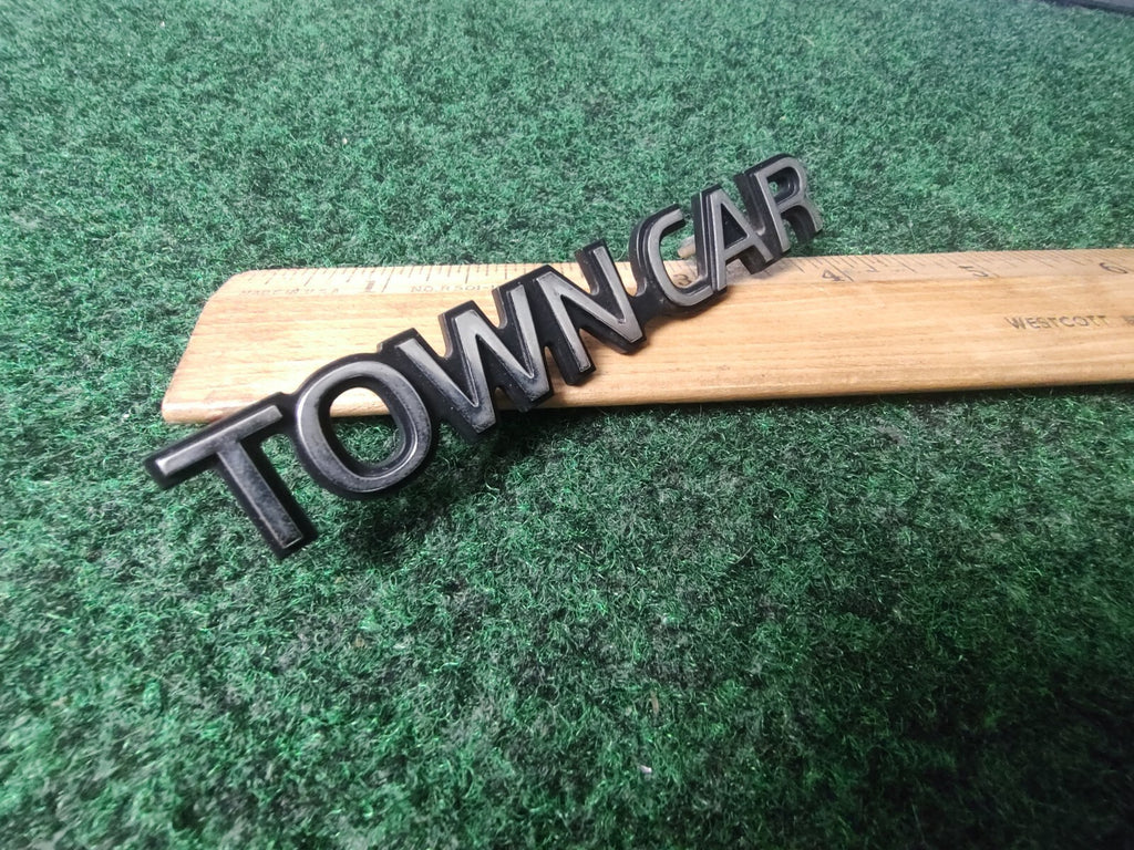 Lincoln OEM Town Car Chrome Plastic  Emblem Badge Logo Nameplate Name Plate 8L3
