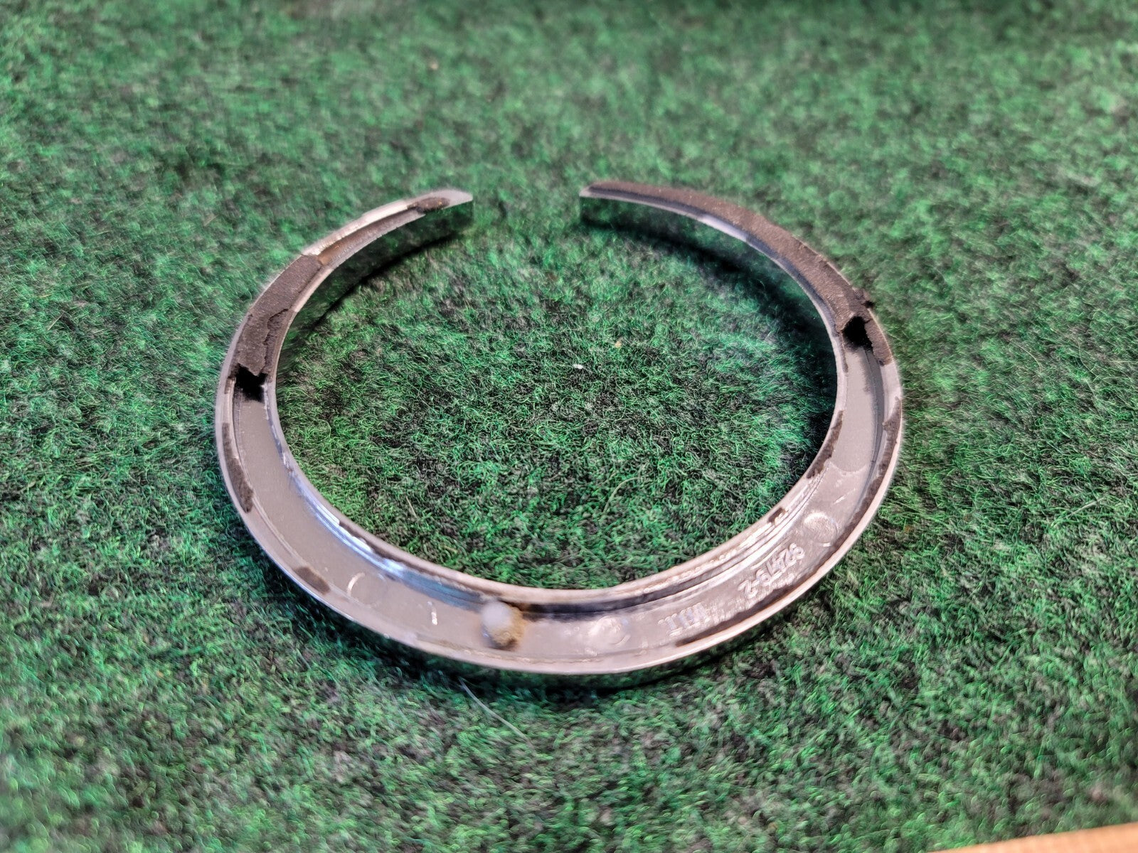 2002 2003 2004 Cadillac DeVeille OEM Chrome Wreath Emblem Badge Logo 92479-2 1M9