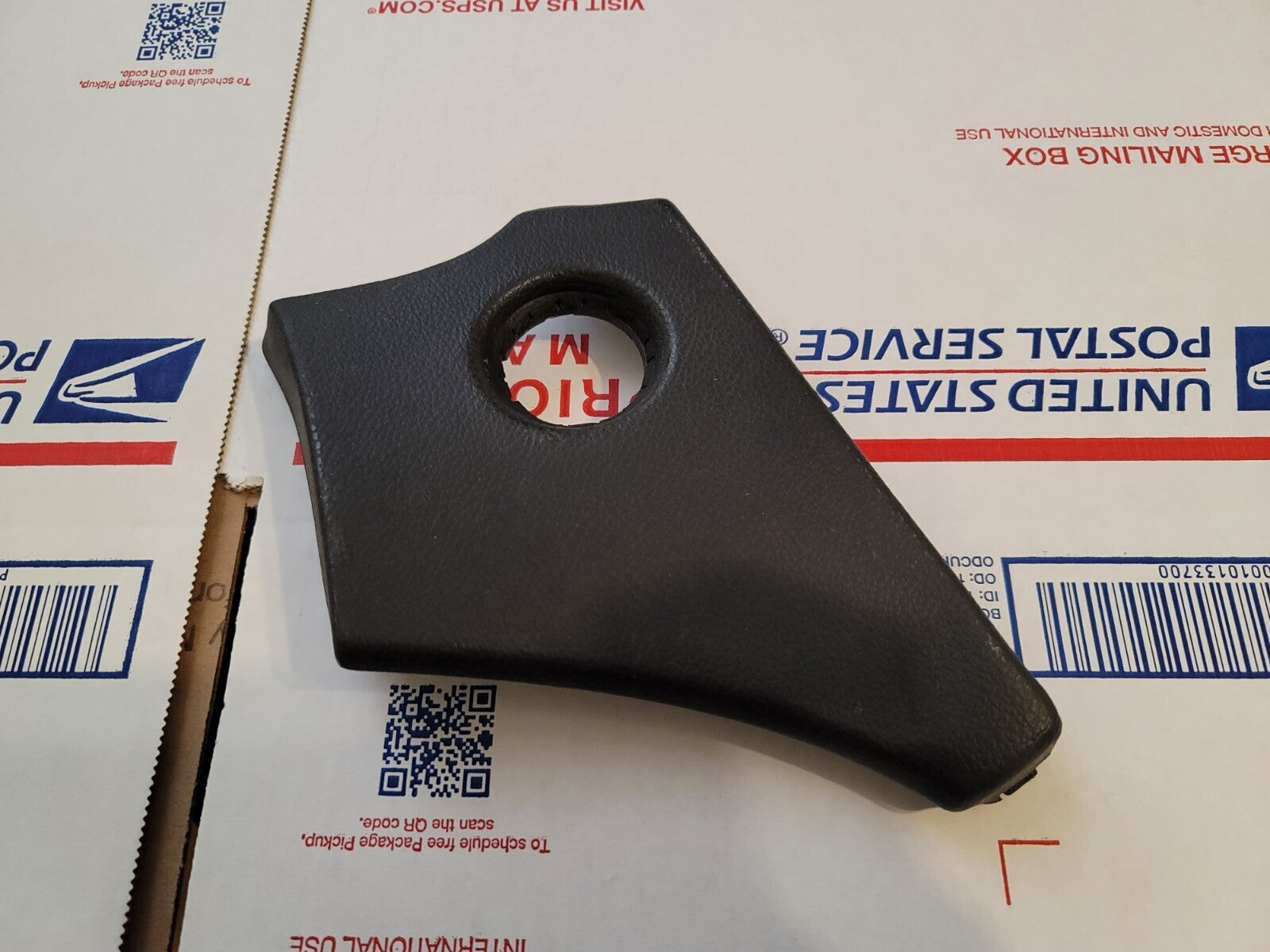 2014 Cadillac SRX Start Stop Button Trim Panel OEM Broken Tabs 7L5