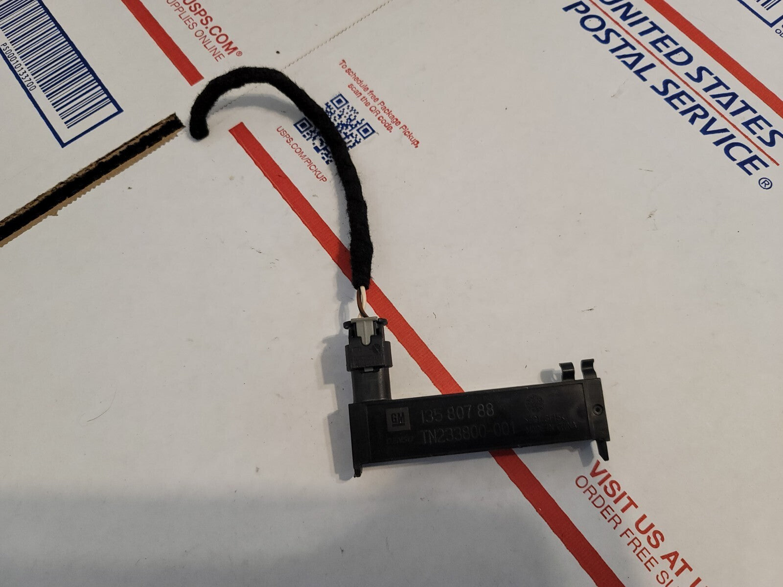 2017-2024 Cadillac XT5 Keyless Entry Antenna 13580788 OEM Broken Tabs 7L7
