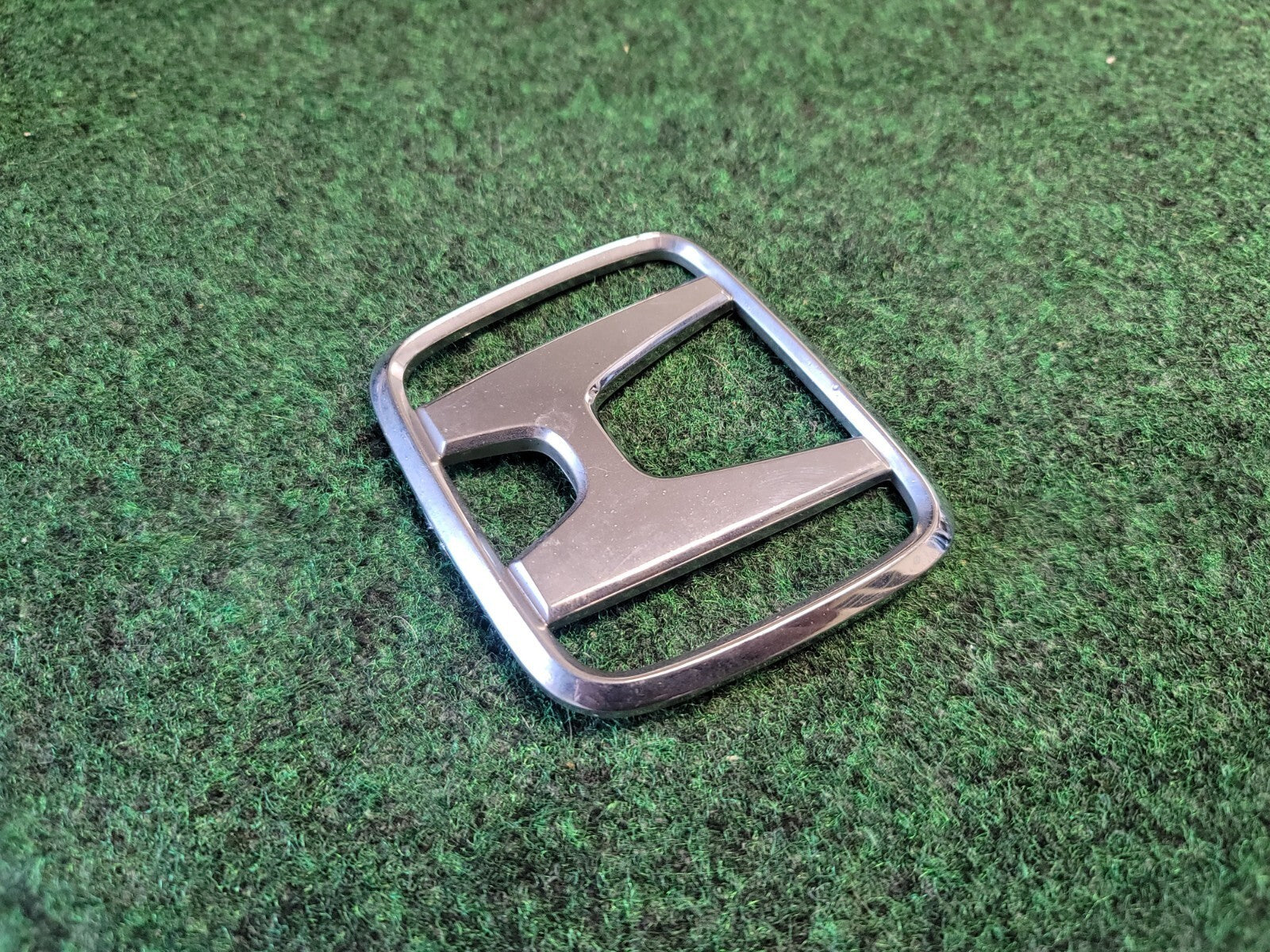 2000 2001 2002 2003 2004 Honda Odyssey Rear Trunk Lid Badge Emblem 75701-SJ8 1M5