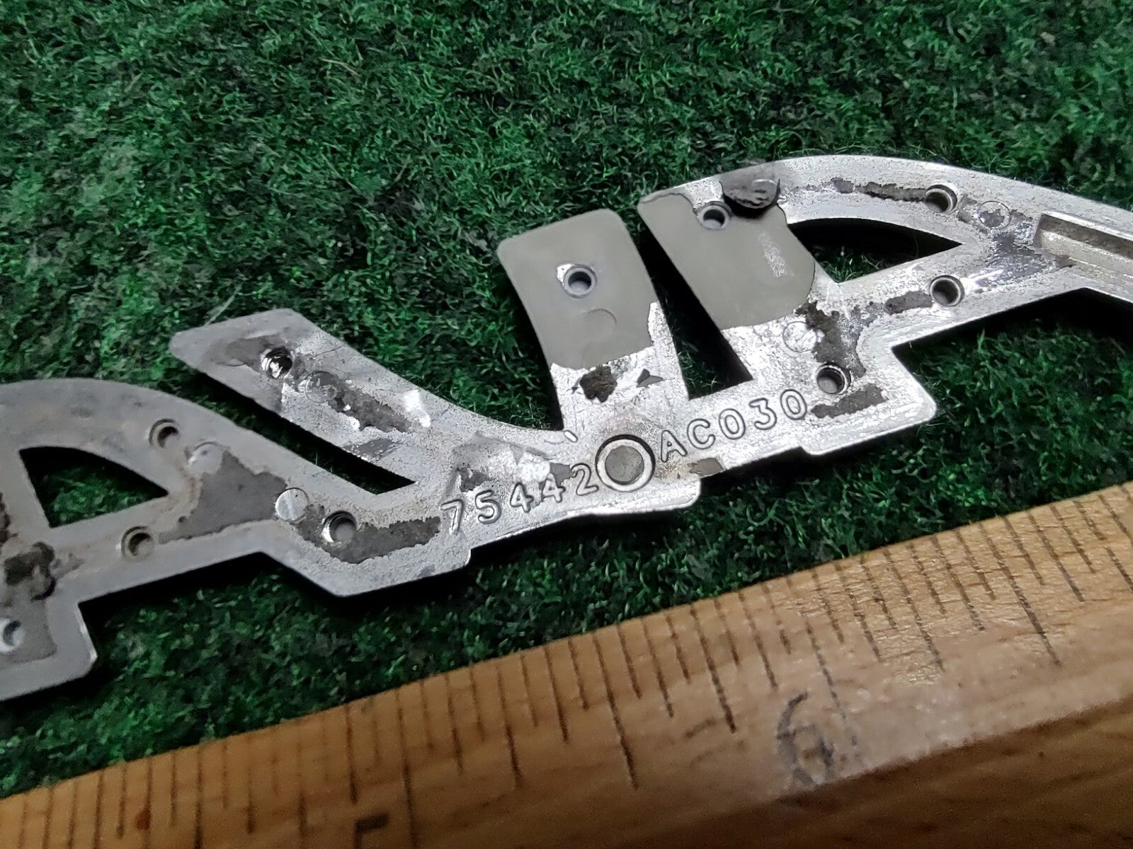 2000-2004 Toyota Avalon Rear Trunk Lid Tailgate Emblem 75442AC030 OEM 1S1