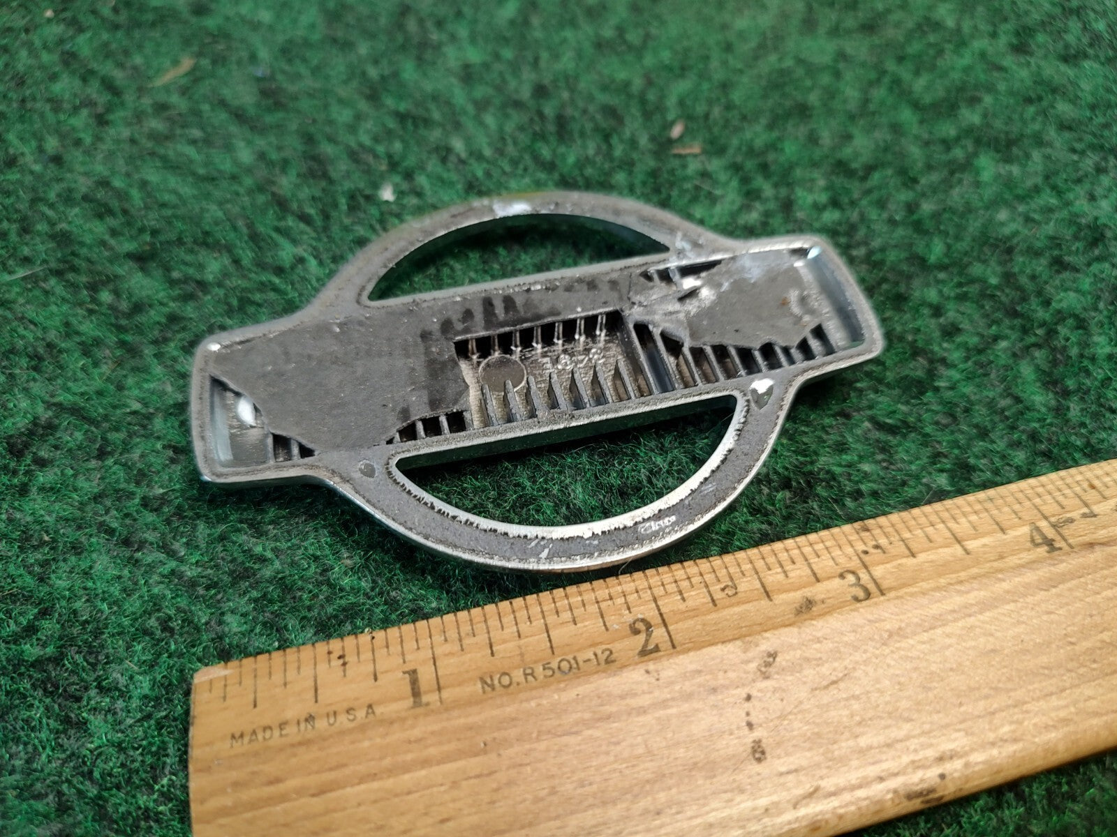 1998 1999 2000 2001 Nissan Altima Rear Trunk Lid Badge Emblem 849E 2S7