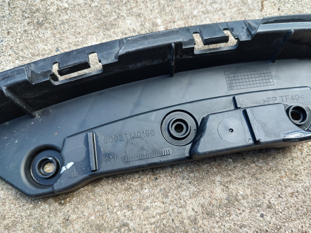 14-16 JEEP GRAND CHEROKEE OEM DRIVER SIDE LH SIGNAL LIGHT BRACKET 6002TM0196 JT1