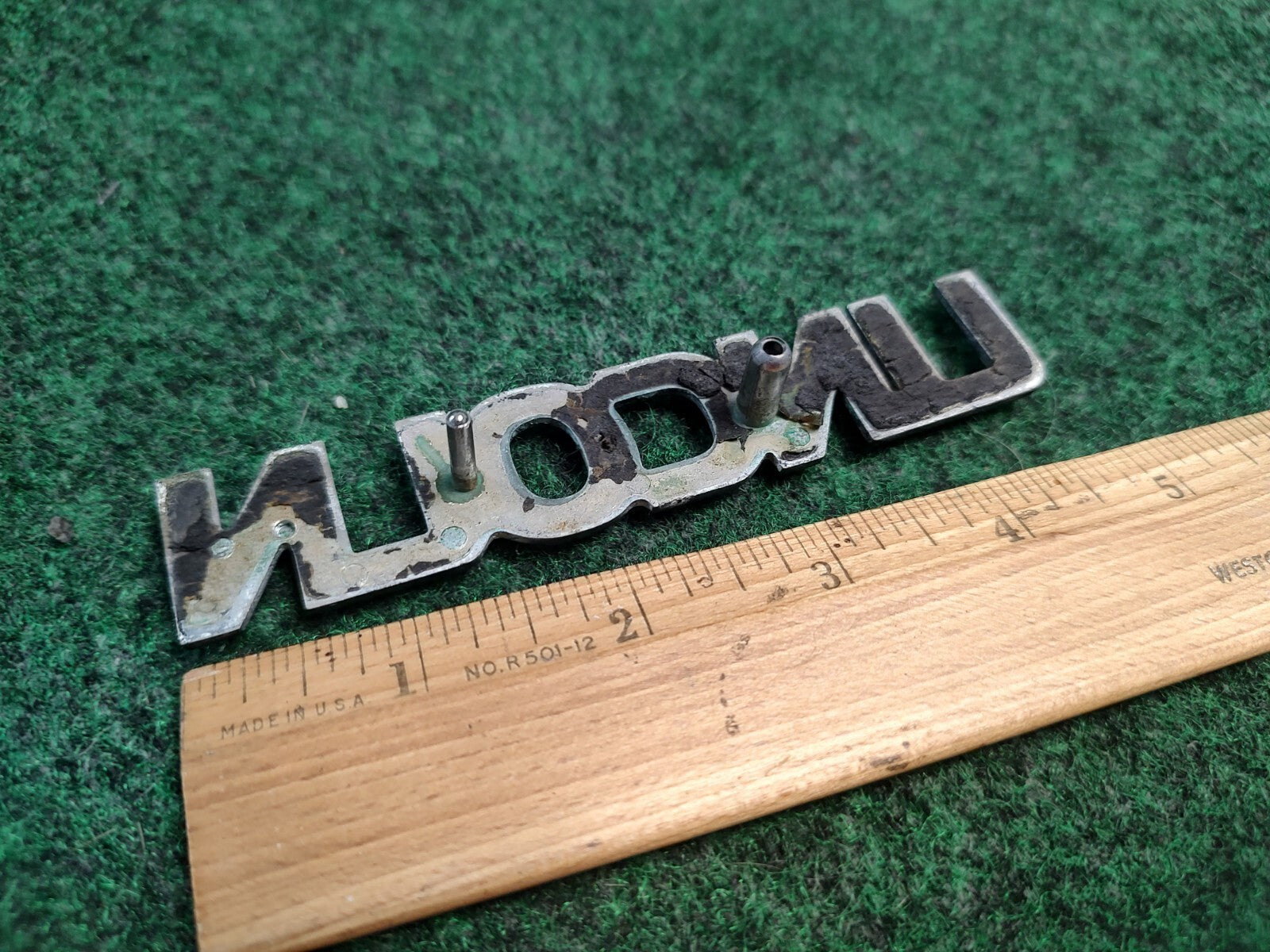 Lincoln OEM  Plastic Emblem Badge Logo Nameplate Name Plate Plastic 3S2