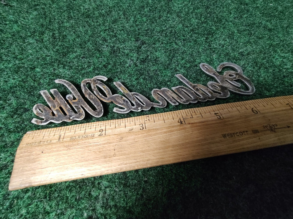 CADILLAC REAR TRUNK SEDAN DE VILLE EMBLEM NAMEPLATE NAME PLATE 7S1