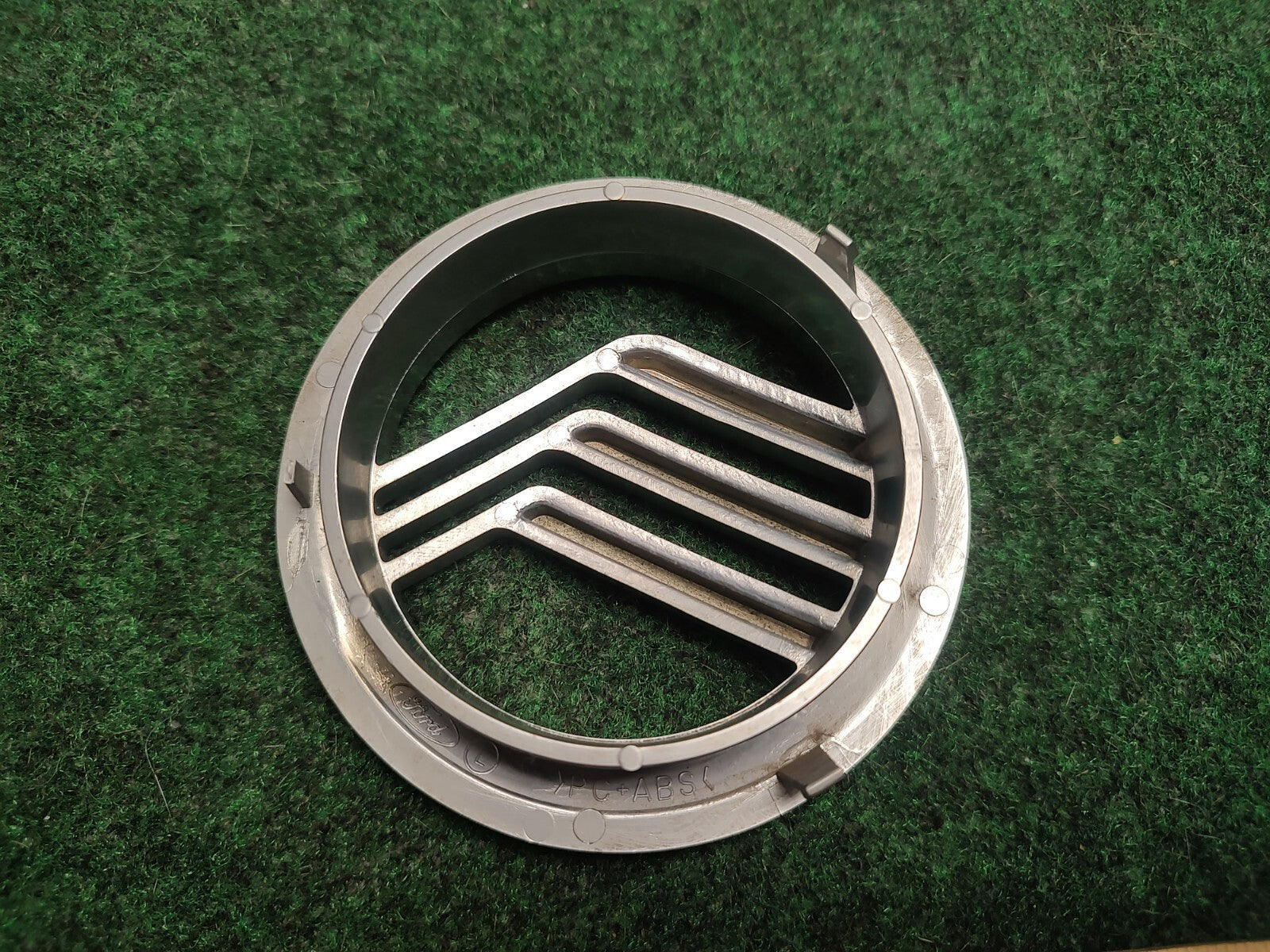 2002 - 2005 Mercury Mountaineer Front Grille Hood Emblem Badge 3L24-8B262-AA 3S6