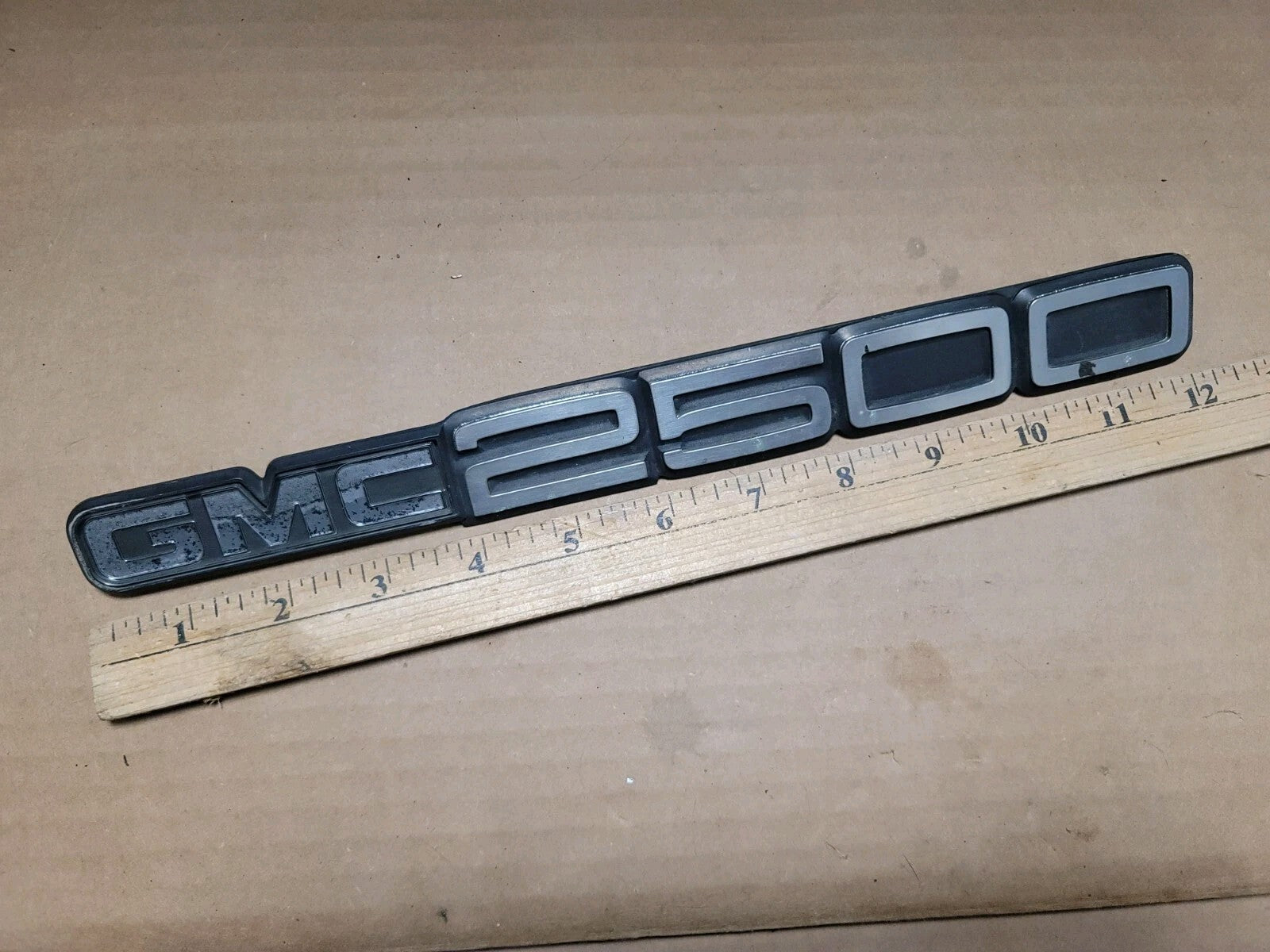 GMC SIERRA 2500 LEFT RIGHT SIDE DOOR  EMBLEM LOGO BADGE SIGN SYMBOL EL7
