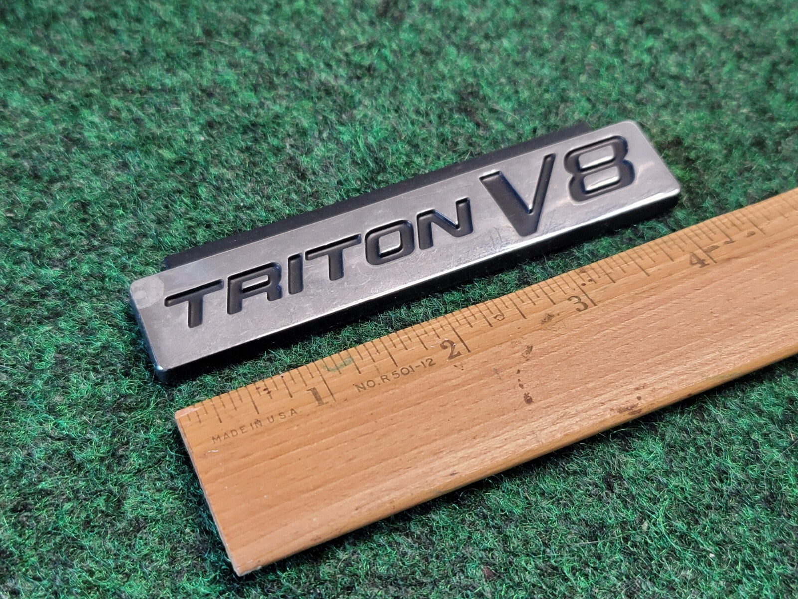 1997-03 FORD TRITON V8 FENDER EMBLEM GENUINE OEM  XL34-16B114-HA 1M5