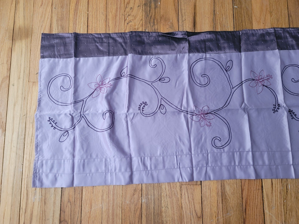 NEW Window Valance With Floral Design Plum Purple 58 INCHES BY 18 Inches 9L9