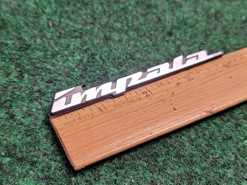2000-2005 Chevrolet Impala Panel Emblem NAME PLATE BADGE 10290600 OEM 1M8