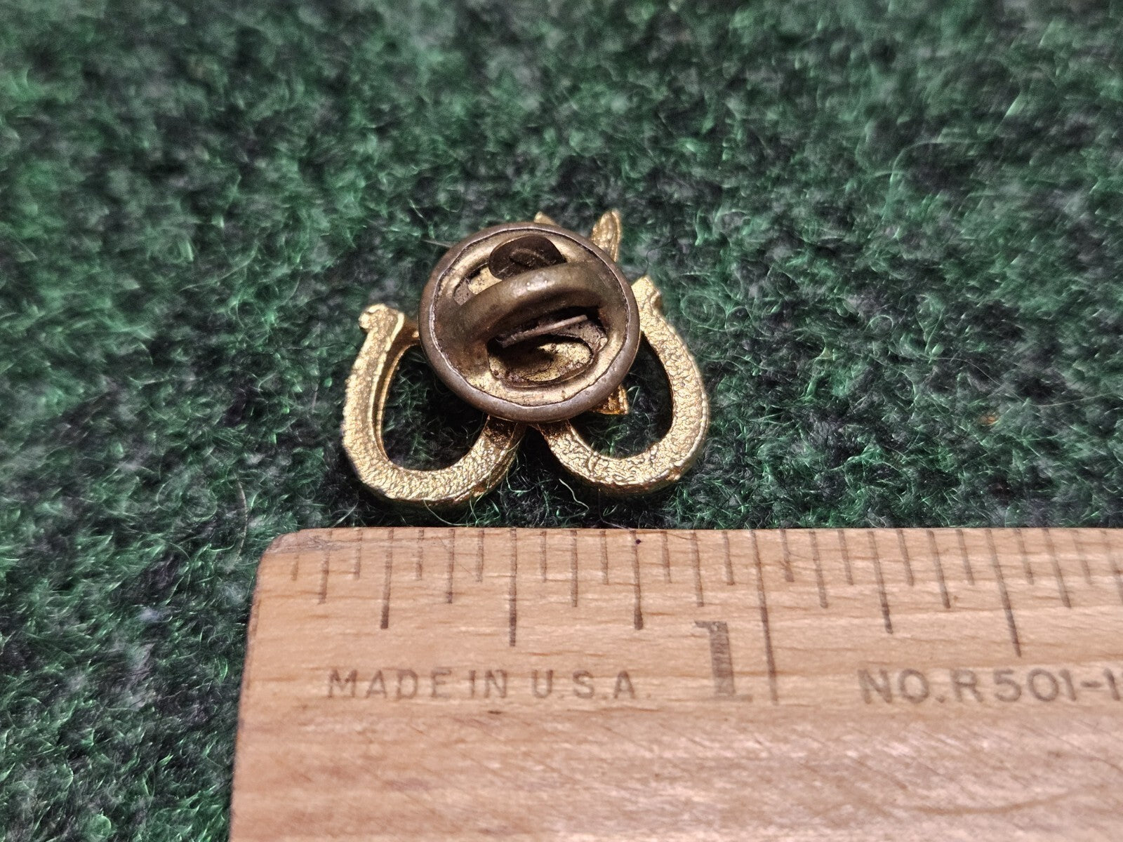 Vtg 1960's Golf Oil Promo Democratic Gold Tone Pin Small Donkey Horseshoes