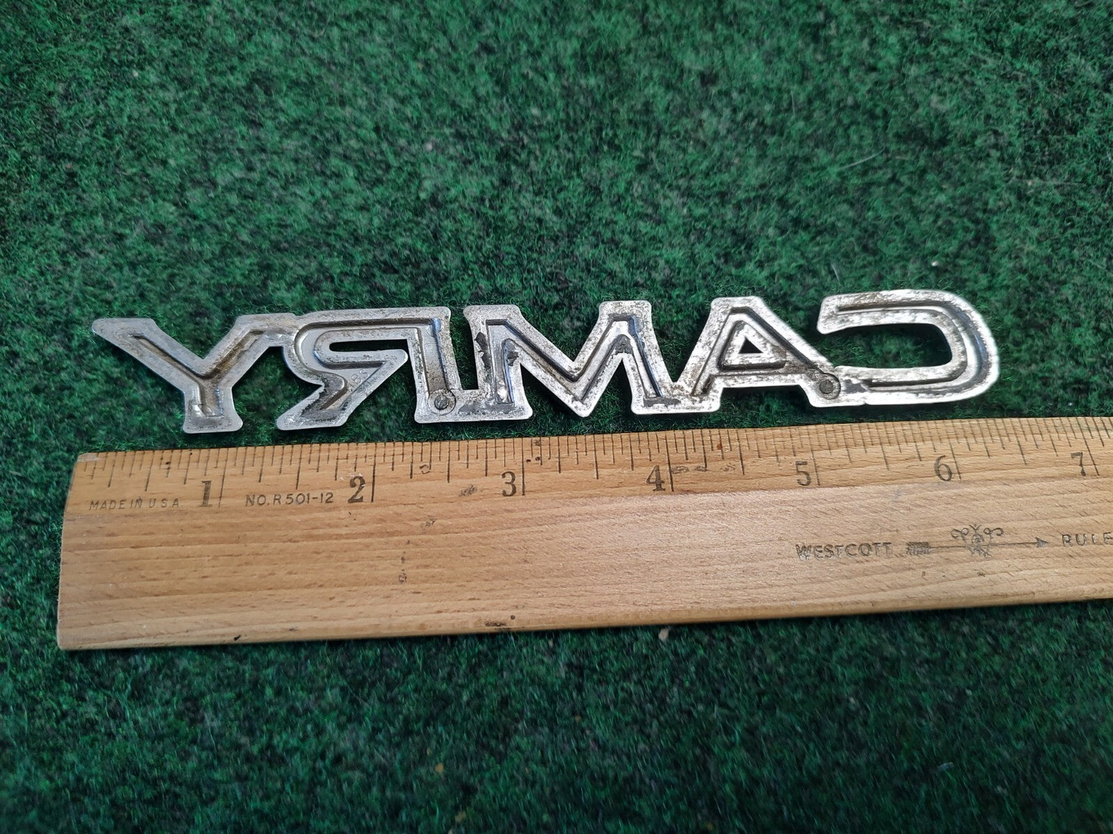 97 98 99 00 01 Toyota Camry Emblem Badge Letters Logo Trunk Rear Chrome OEM 4S4