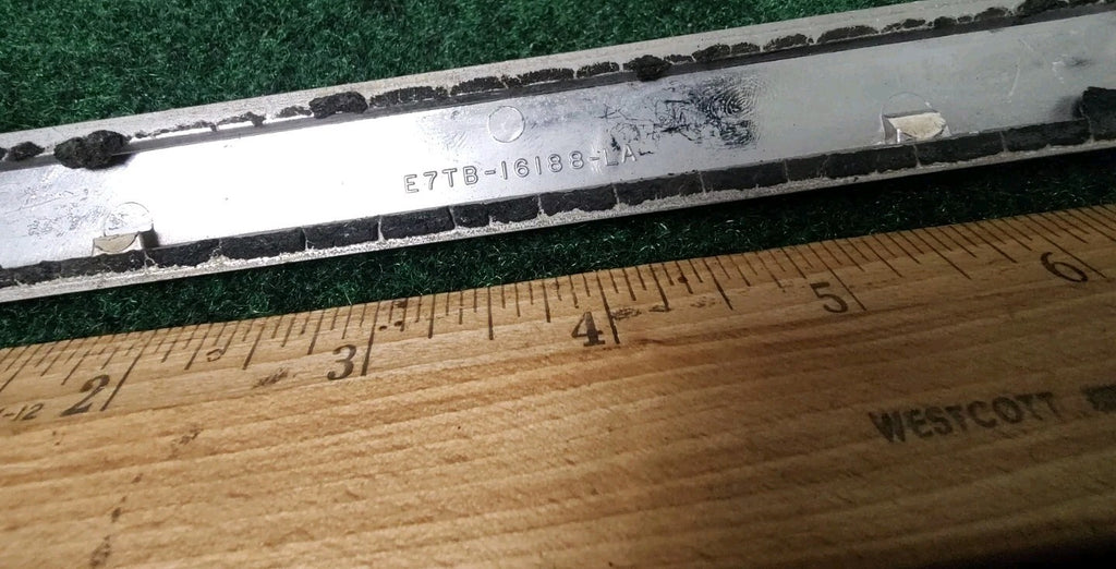 1987-91 FORD CUSTOM FENDER EMBLEM LOGO TRUCK E7TB-16188-LA NAMEPLATE DECAL 8L9