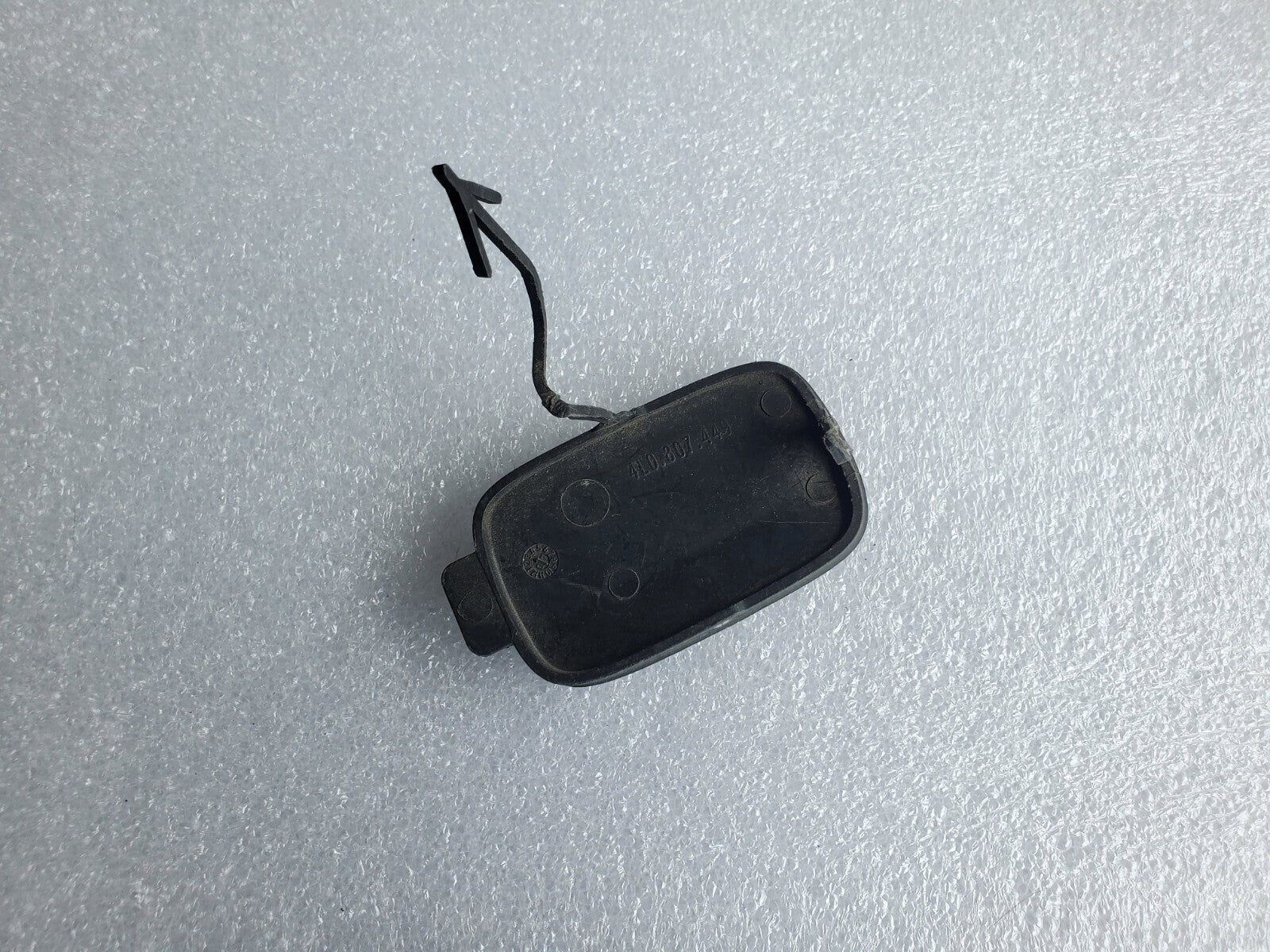 2007-2009 AUDI Q7 REAR LEFT Bumper TOW HOOK Cover CAP 4L0807449 TRXTURED 1L7