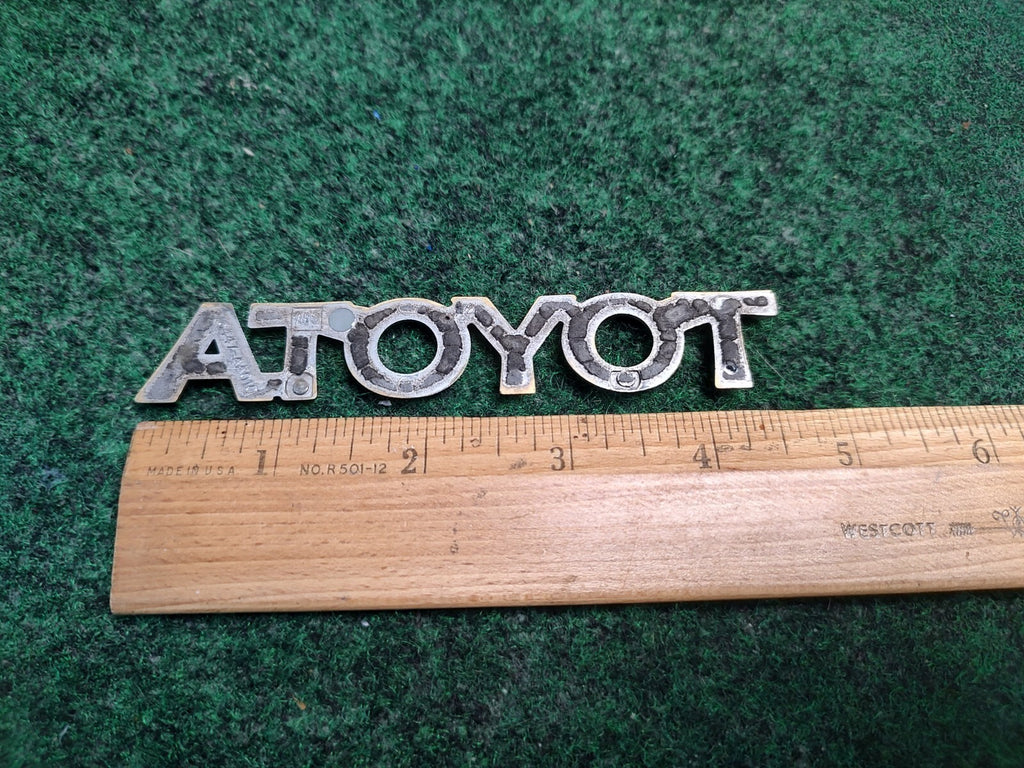 Toyota 1997-2001 Camry Gold Rear Trunk Emblem Badge Logo Name 75447-AA010 3L2