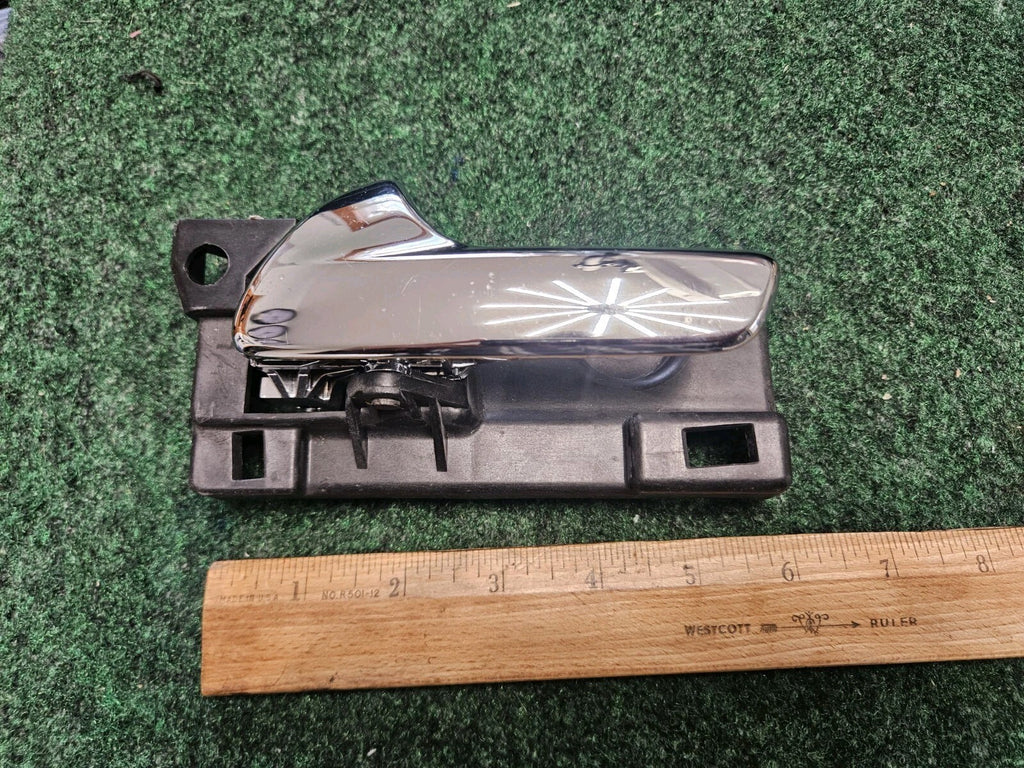 11-18 CHEROKEE DURANGO FRONT REAR LEFT SIDE INTERIOR DOOR HANDLE OEM 921266 5M7