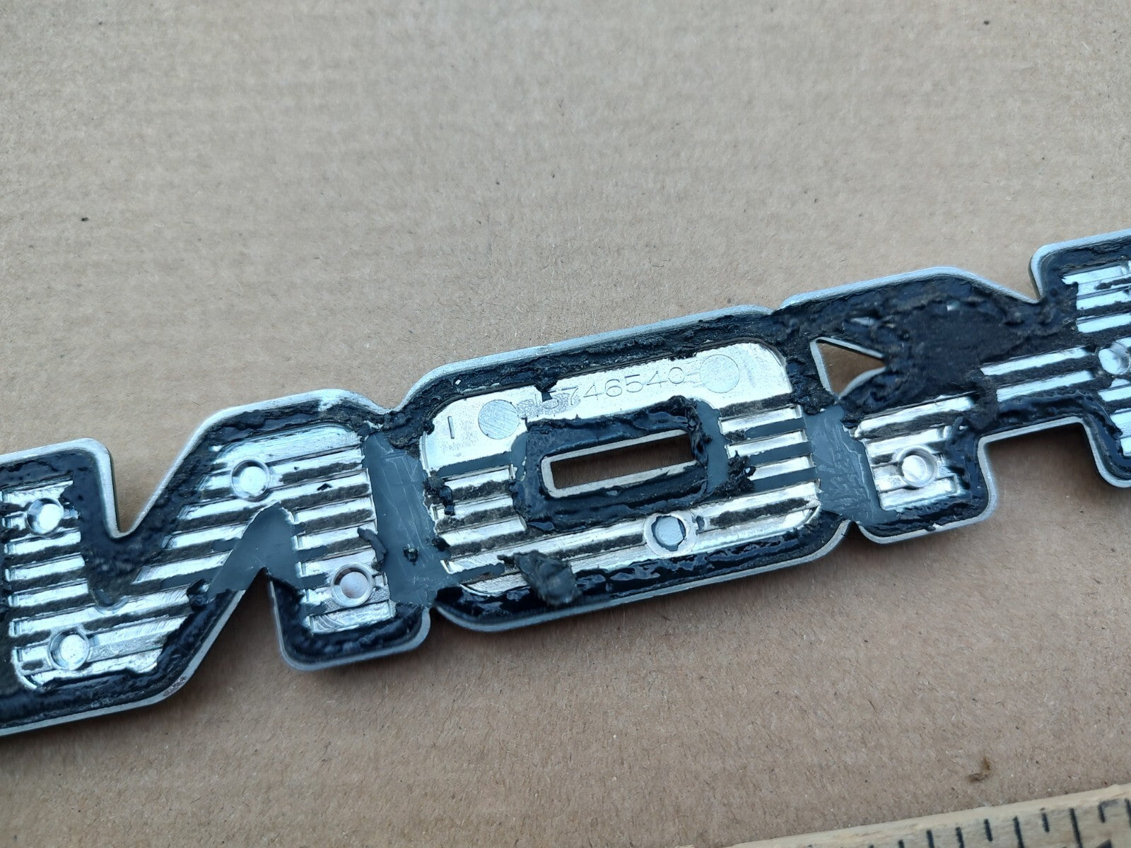 GMC 2000-2006 Yukon XL Front Door Side Emblem Badge Logo Nameplate 15746540 7S4