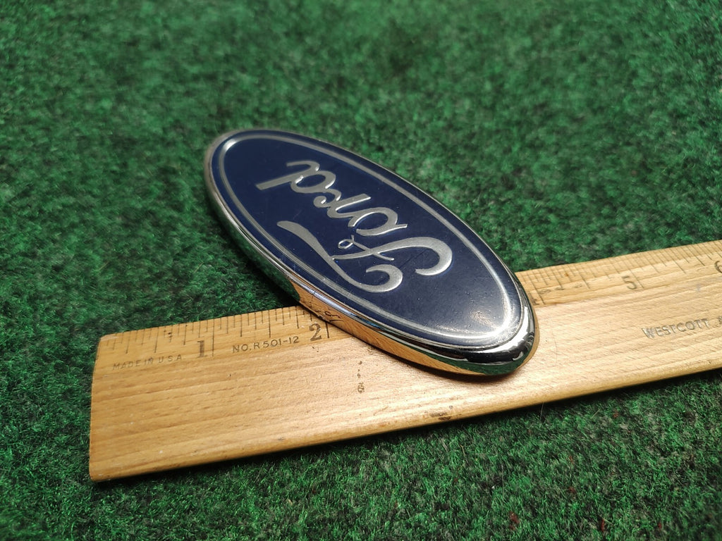 96-99 Ford Taurus Tailgate Emblem F78B-17E938-AA Logo Nameplate 1S1