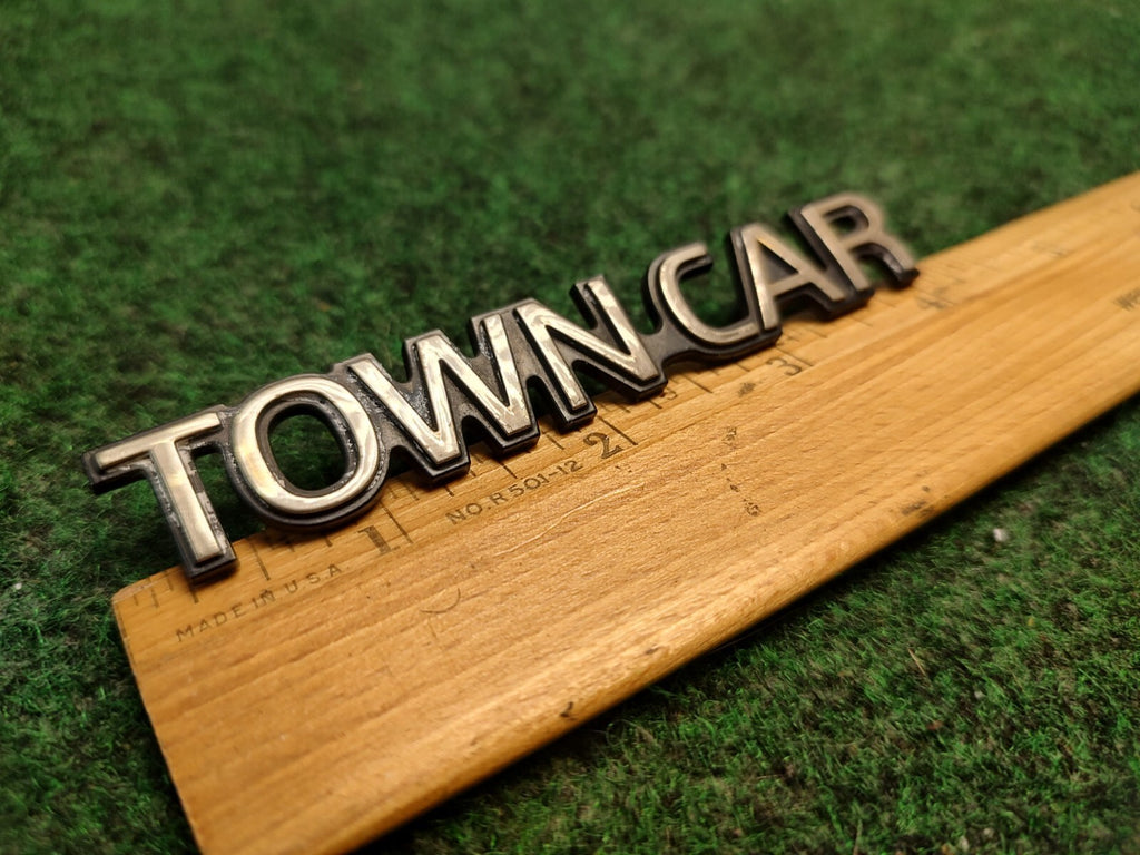 Lincoln OEM Town Car Chrome Plastic  Emblem Badge Logo Nameplate Name Plate 4S4