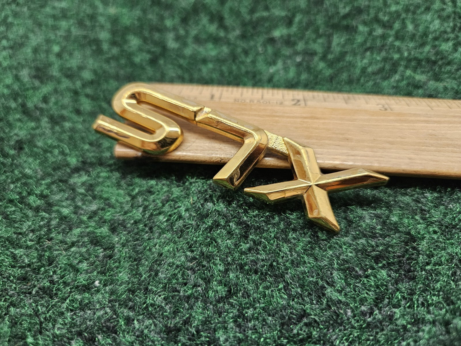 2000-2004 Toyota Avalon XLS Gold Emblem Logo Badge Trunk  Rear Genuine GL2
