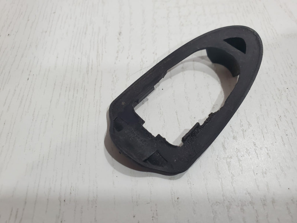 02-15 MINI COOPER R50 R53 R55 LEFT RIGHT EXTERIOR DOOR HANDLE RUBBER OEM 6L6