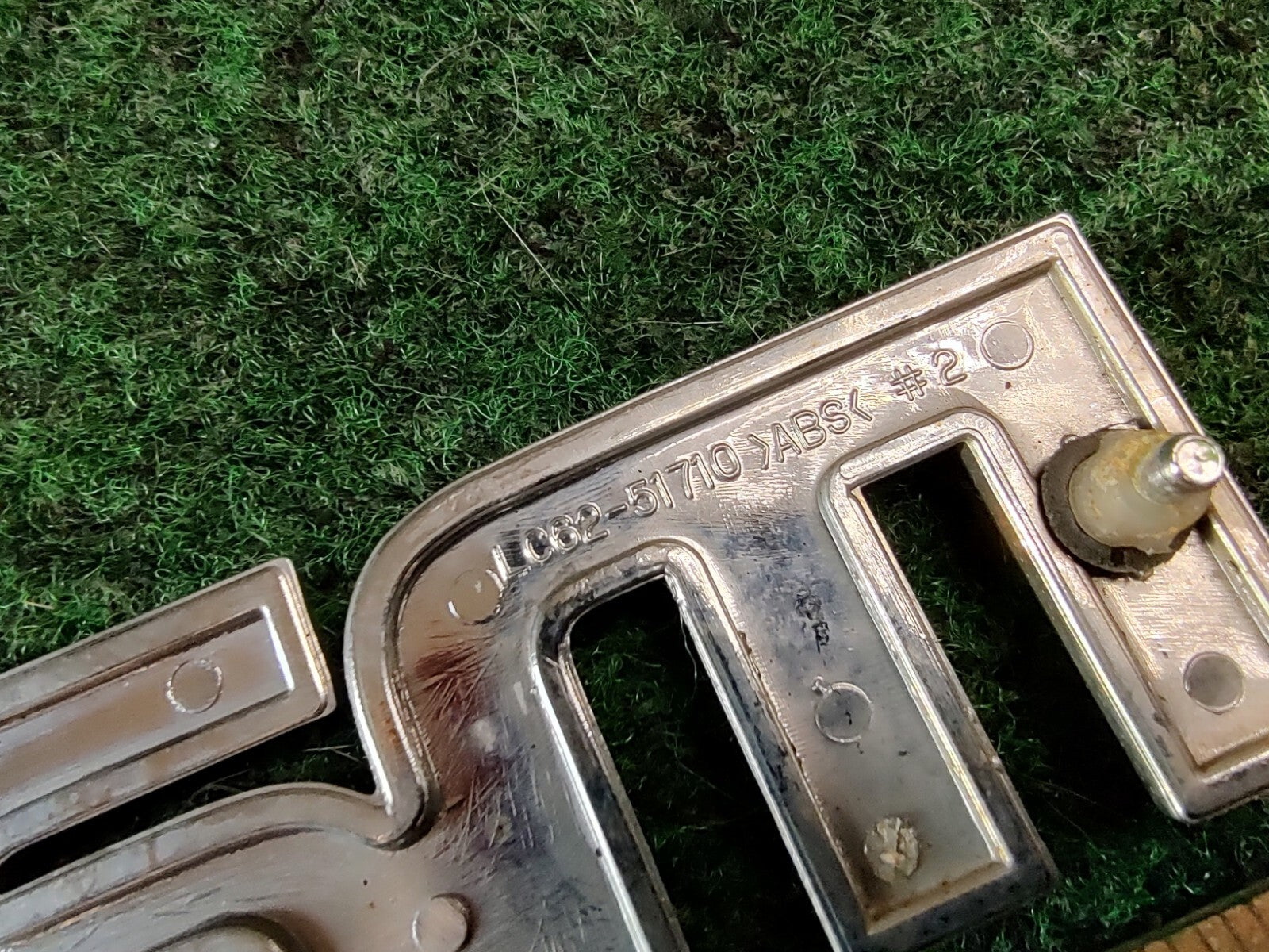 2000-2006 Mazda MPV Rear Emblem Name Plate LC62-51710 2S5