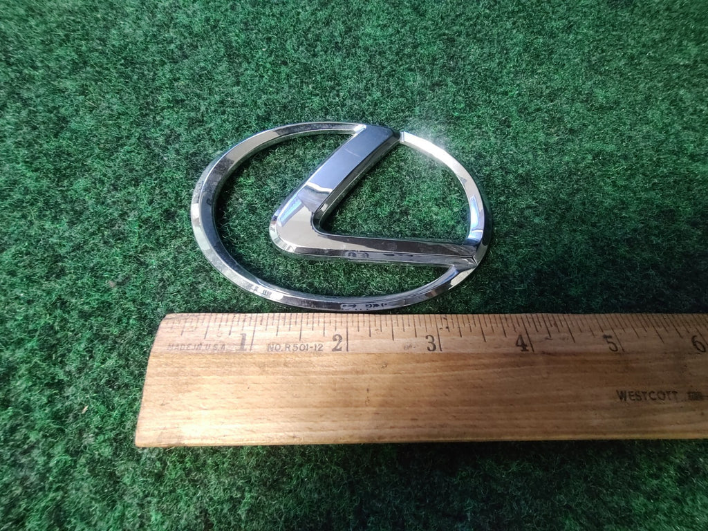 1992 1993 1994 1995 1996 96 Lexus ES300 Rear Trunk Badge Emblem 2198 OEM 8L2