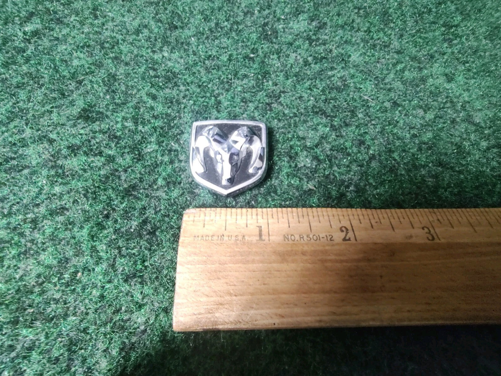 DODGE STEERING WHEEL EMBLEM RAM 1500 2500 CHARGER NITRO DURANGO CARAVAN 7S3