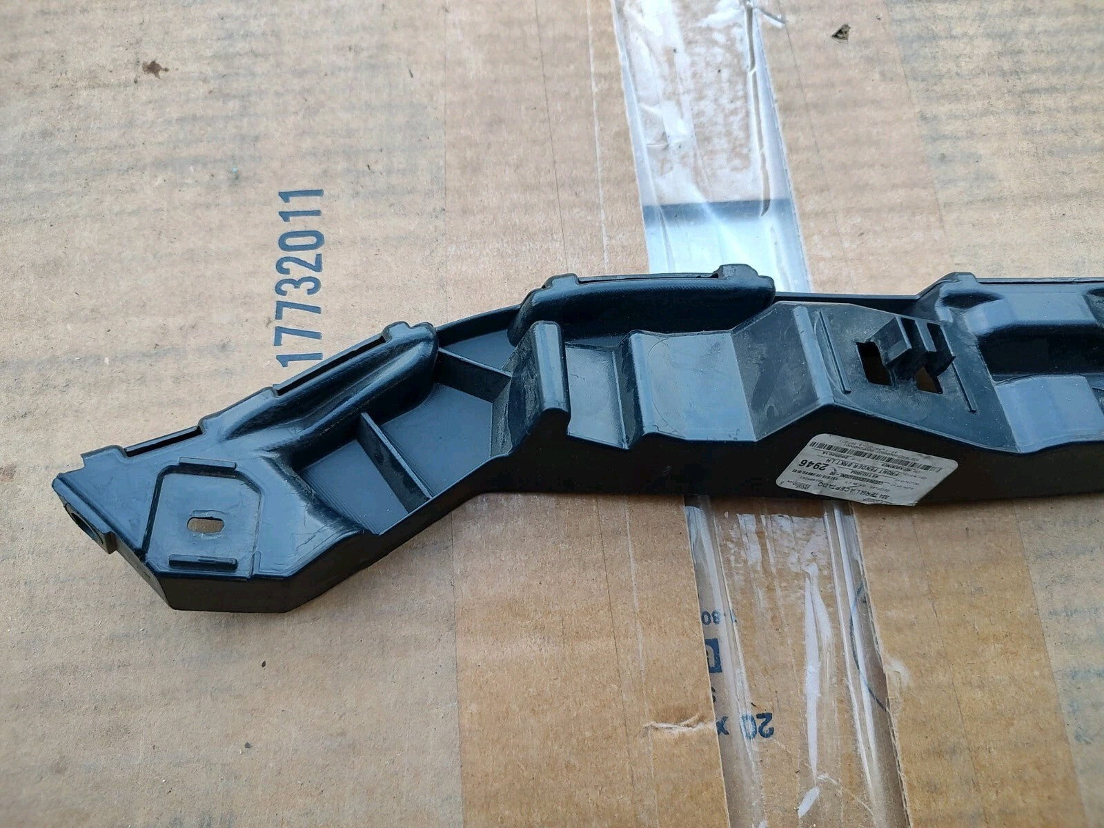 2010 2011 2012 FORD FUSION FRONT Left LH BUMPER COVER BRACKET OEM LT4