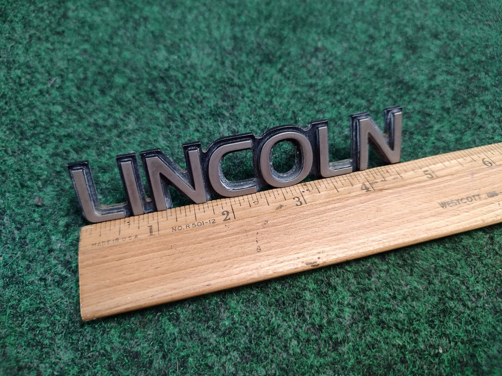 Lincoln OEM  Plastic Emblem Badge Logo Nameplate Name Plate Plastic 3S2