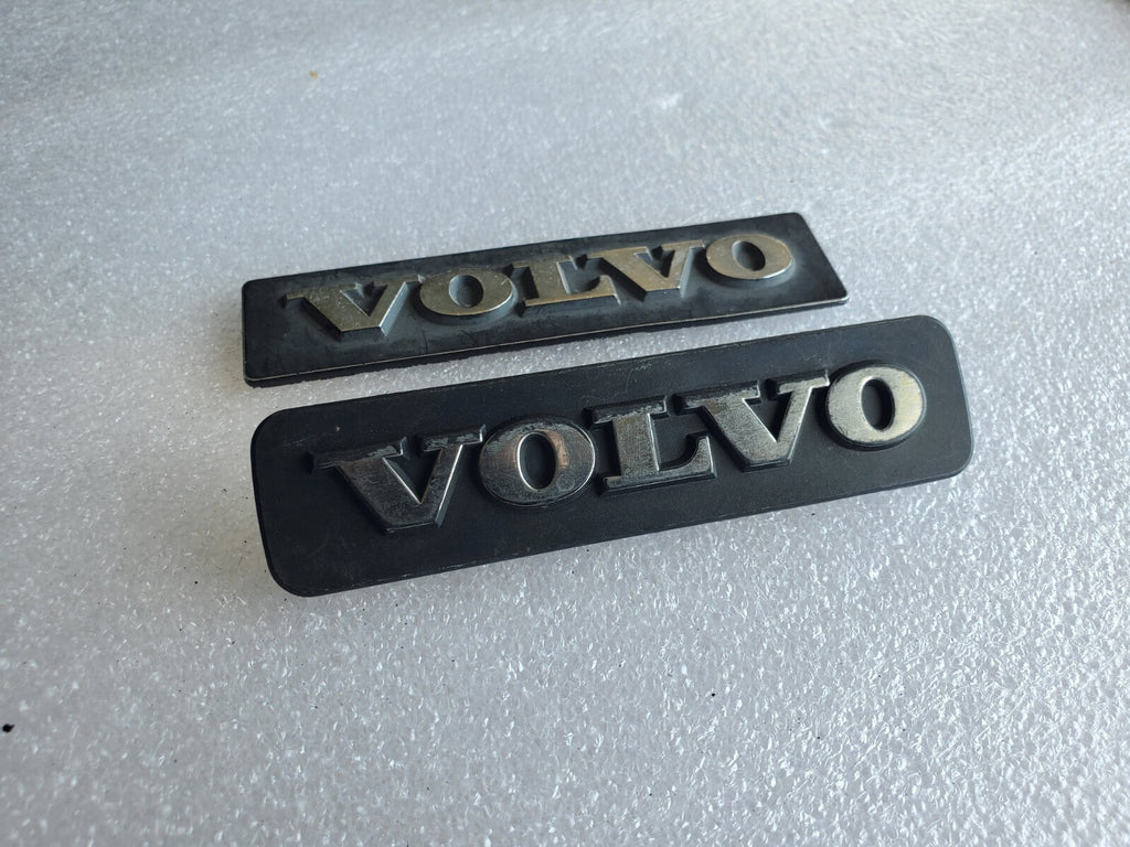 (2) Volvo OEM 1993-1997 NAME PLATE Emblem Badge Logo Nameplate VNTG
