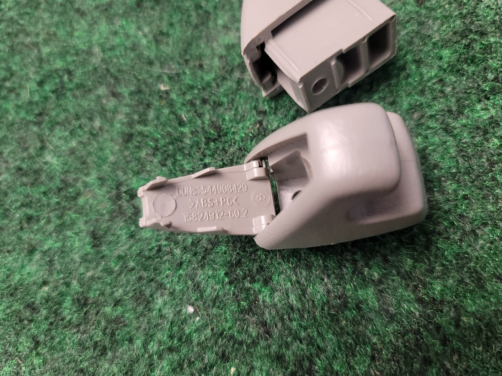 Set Of 2 GM Interior Roof Sunvisor Support Clip Hanger Light Grey OEM 15824912