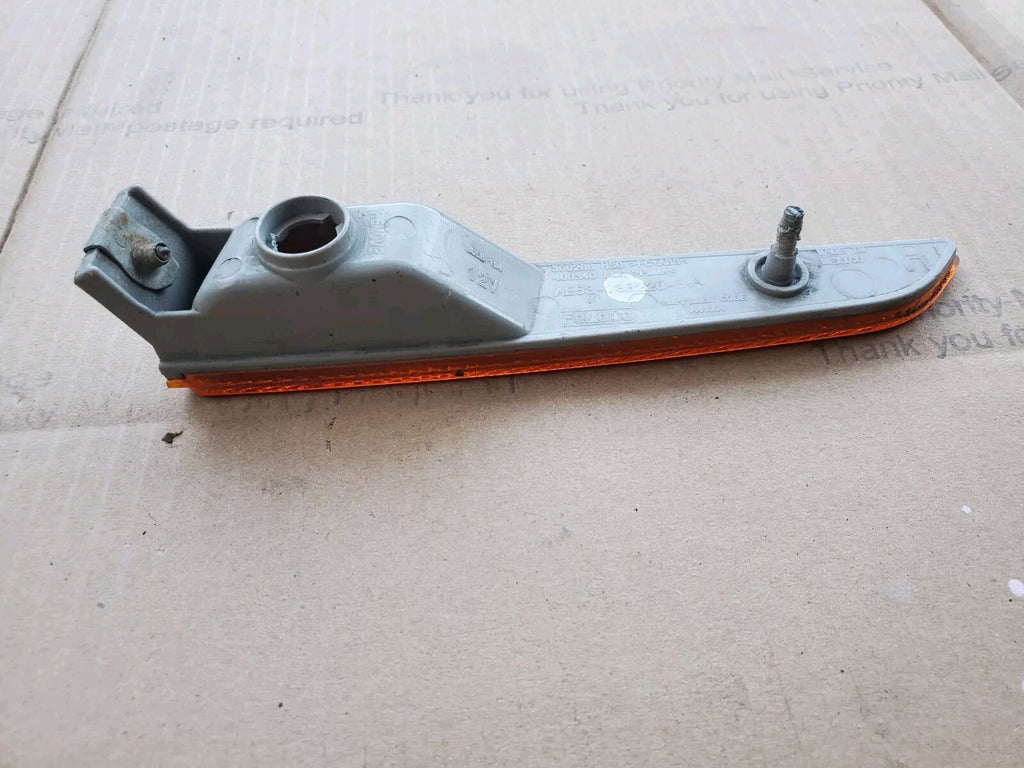 2010-2012 FORD FUSION SE FRONT RIGHT PASSENGER SIDE BUMPER MARKER LAMP OEM 3L4