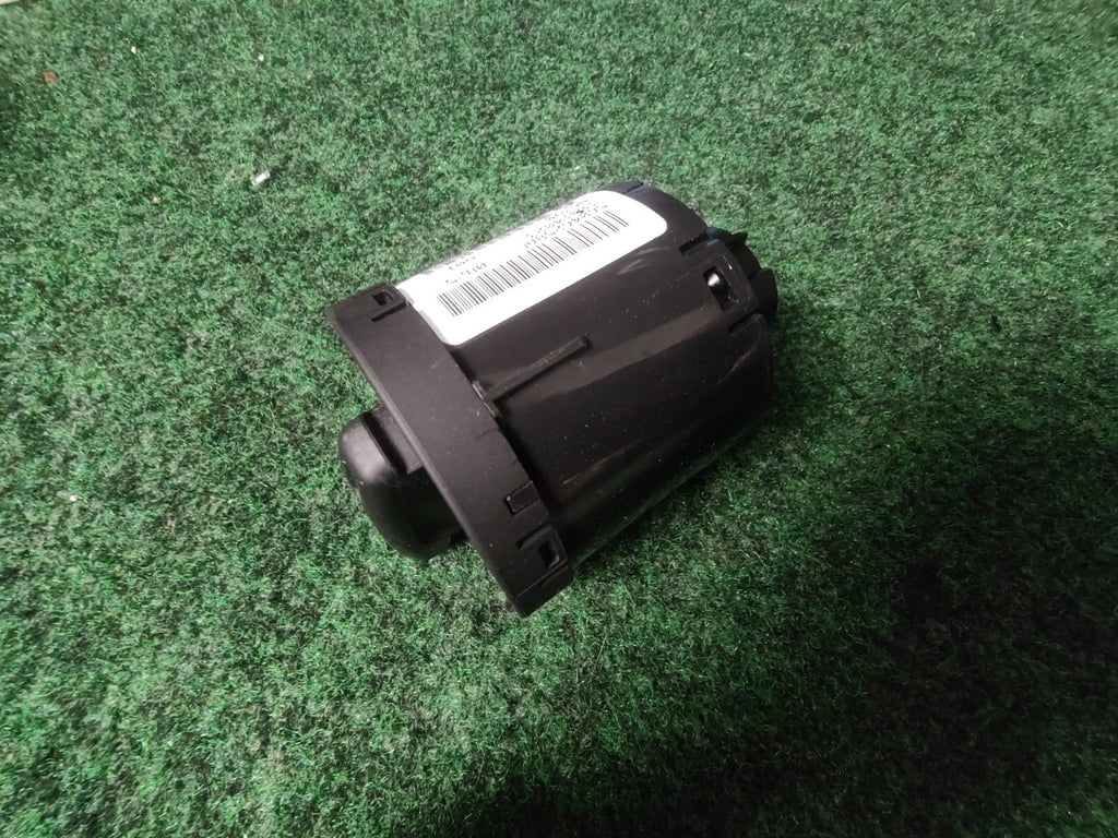 Genuine Headlight Switch For Dodge Grand Caravan Chrysler 300 Town & Country 5L5