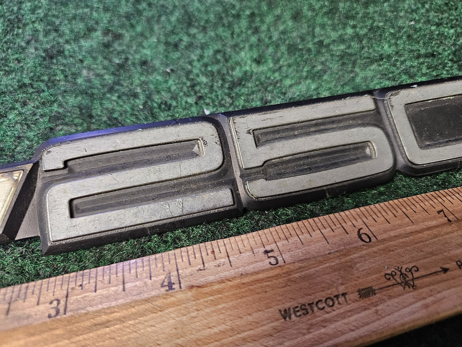 CHEVROLET SILVERADO 2500 SIDE EMBLEM BADGE LOGO OEM 4M9