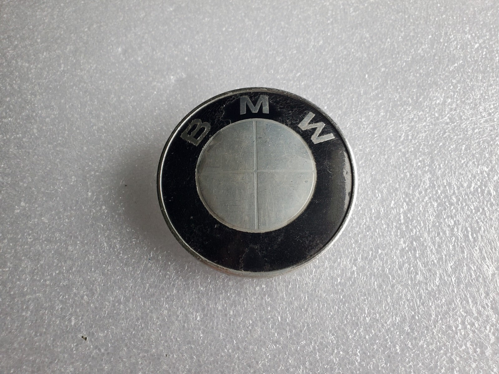 BMW EMBLEM LOGO BADGE SYMBOL OEM USED 5114-1872324 Metal VINTAGE