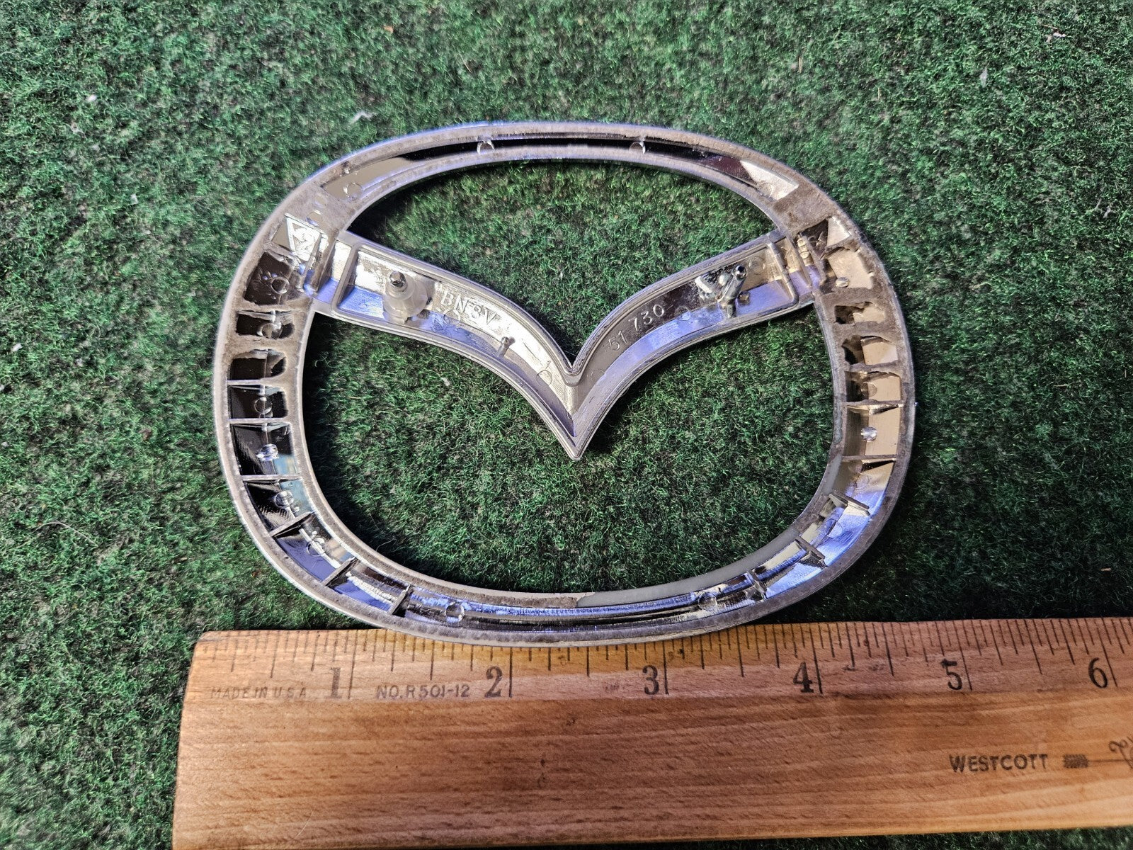 04 05 06 07 08 09 MAZDA 3  EMBLEM LOGO BADGE OEM BN8V-51-730 5L9
