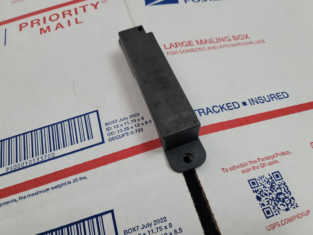 2017 - 2019 MERCEDES GLS450 X166 REAR KEYLESS ENTRY ANTENNA OEM A2059053005 8L6