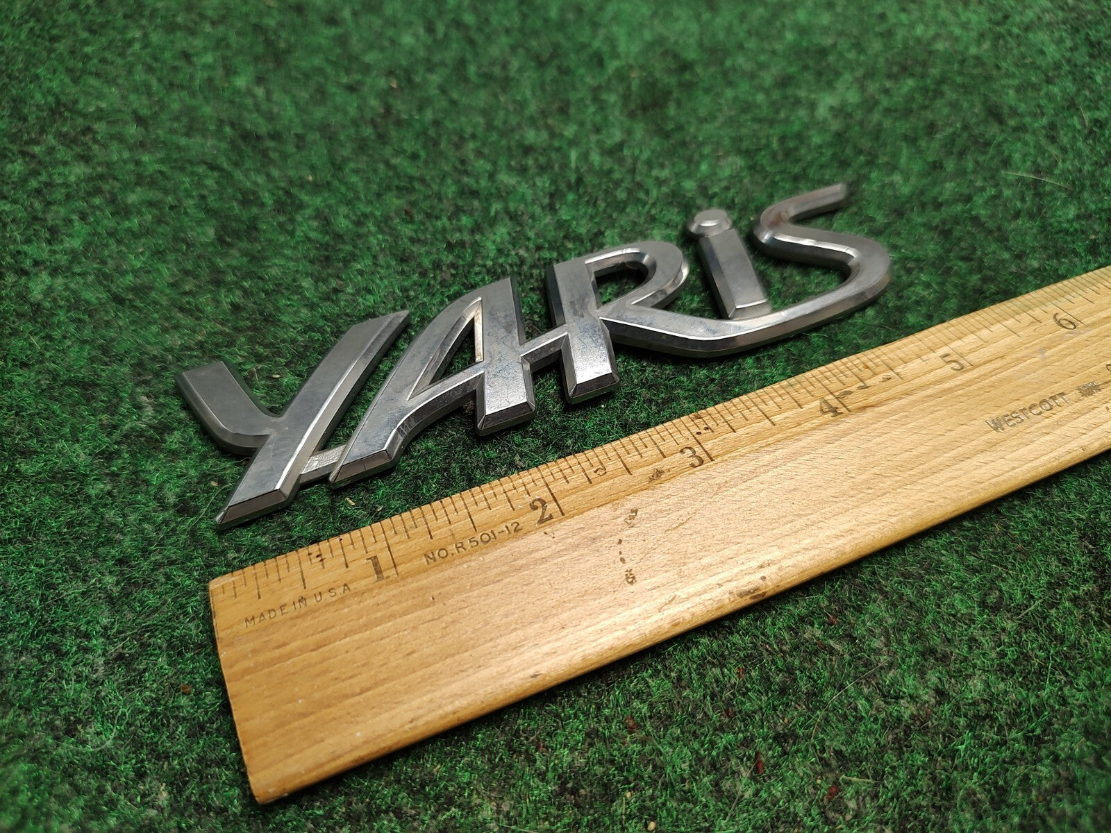 2006-2011 TOYOTA YARIS REAR EMBLEM LOGO BADGE SYMBOL CHROME LETTERS OEM 1S2