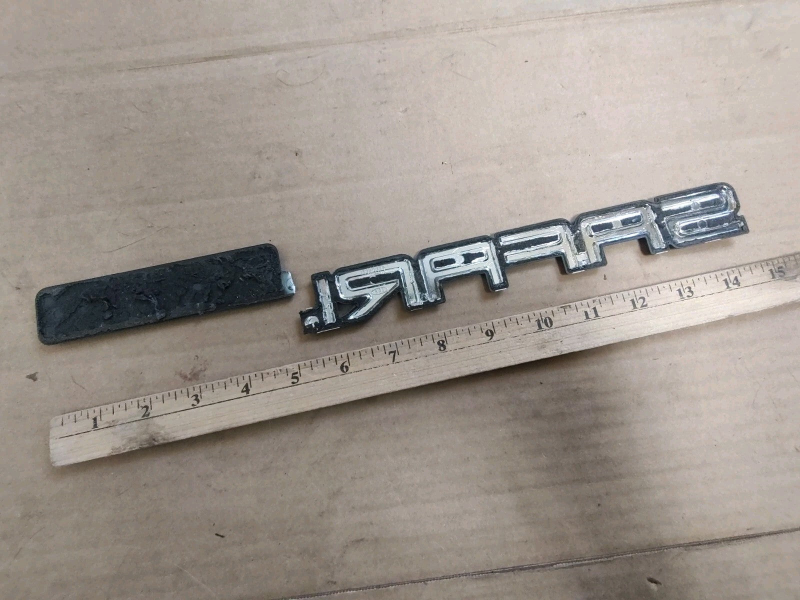 1996-2004 GMC Safari AWD Decal Logo Badge Name Plate Emblem Cracked DL1