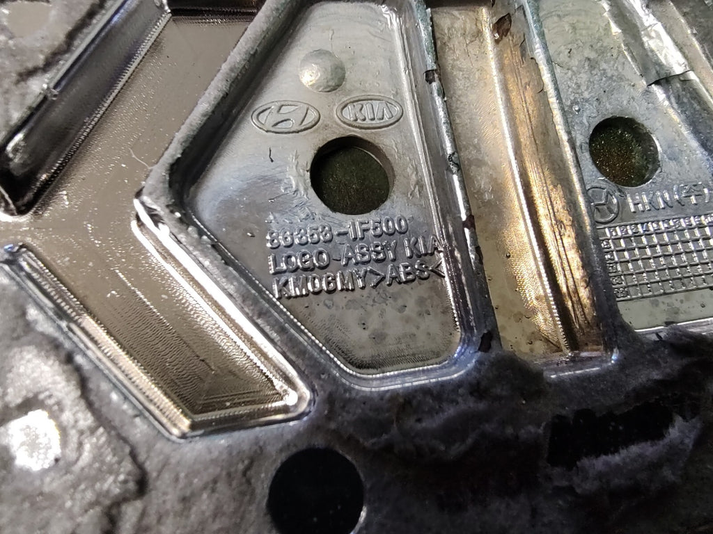 2007 2008 2009 2010 Kia Sportage Liftgate Emblem Nameplate 86353-1F500 5S6