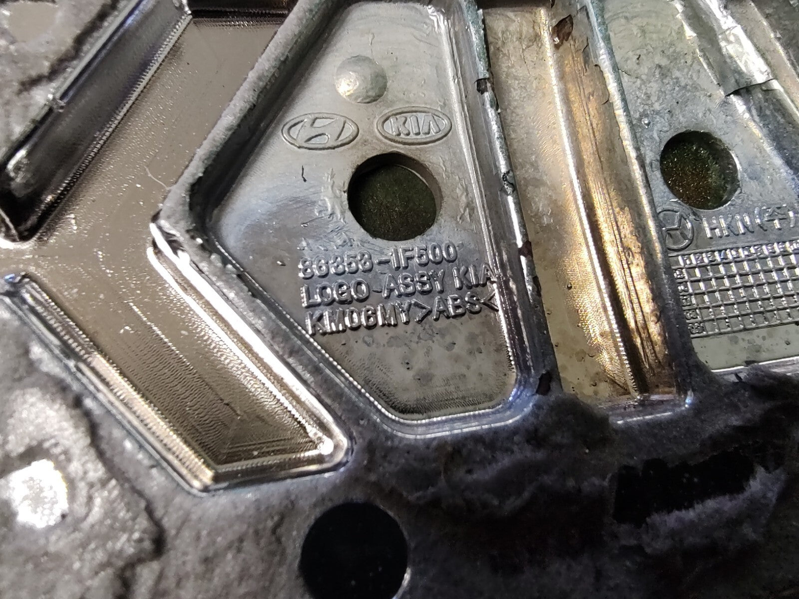 2007 2008 2009 2010 Kia Sportage Liftgate Emblem Nameplate 86353-1F500 5S6